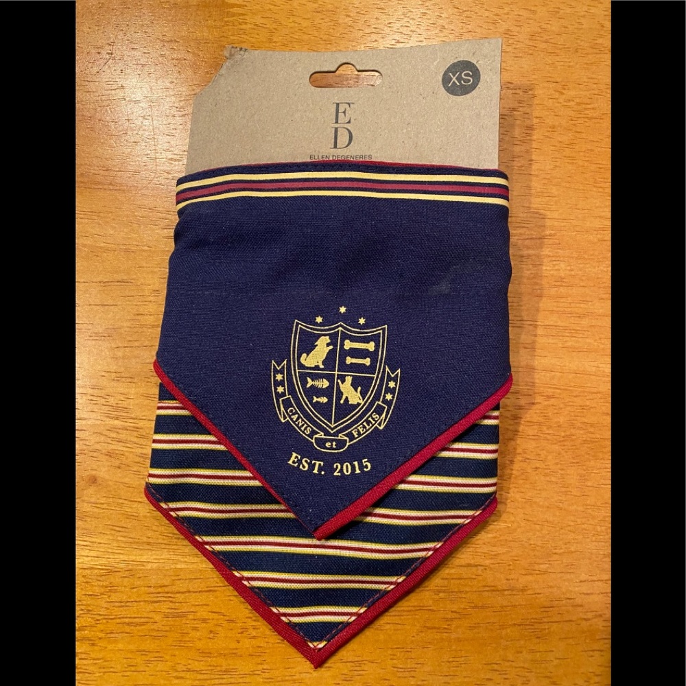 Ellen Denegeneres Collar/Bandana Combination